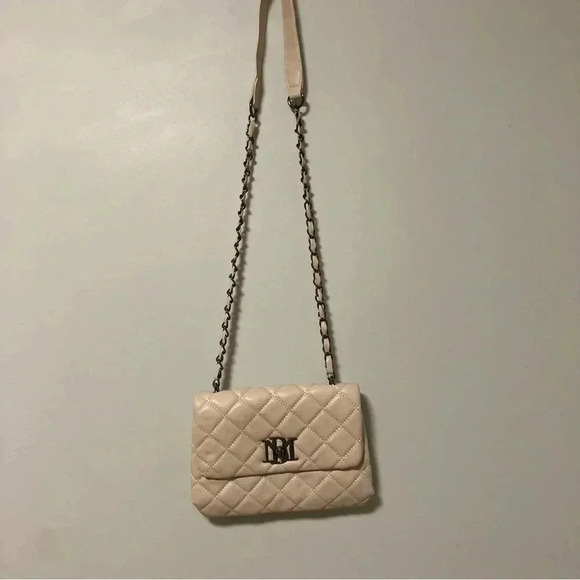 Badgley Mischka cream  quilted crossbody bag - Picture 2 of 5